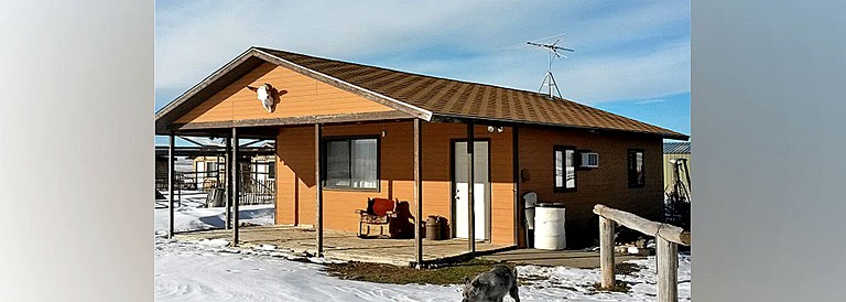 Cabins (Pryor, Montana, United States)