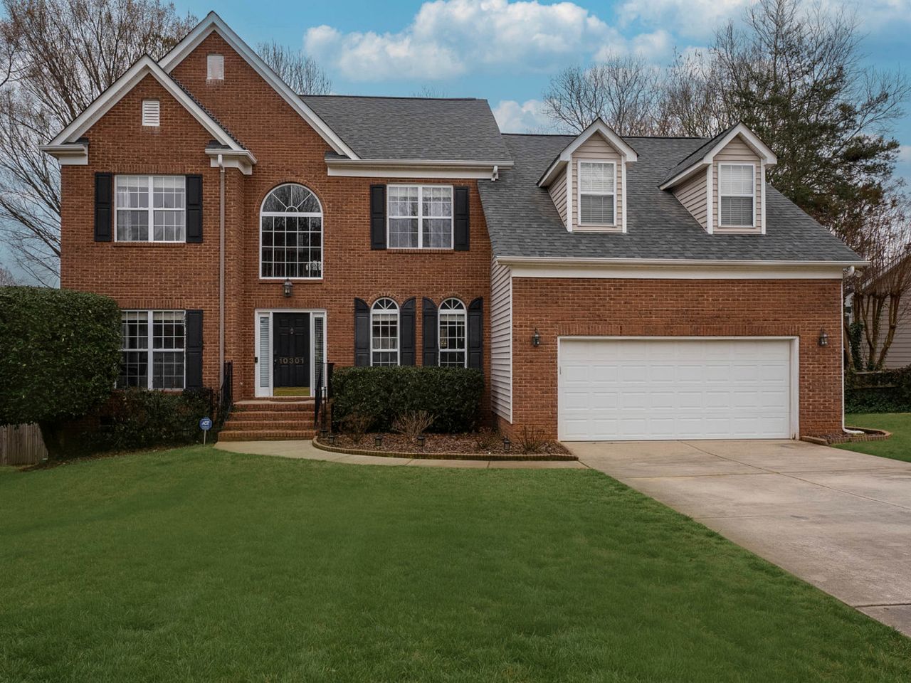 Fantastic Cottage with Fire Pit and Barbecue in Charlotte, North Carolina