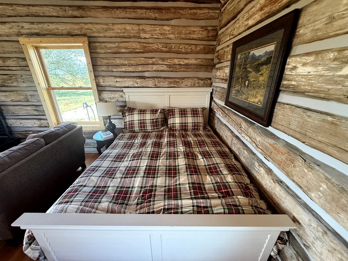 Cabins (United States of America, Ennis, Montana)