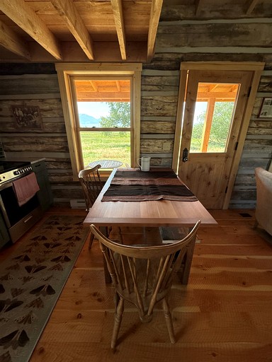 Cabins (United States of America, Ennis, Montana)