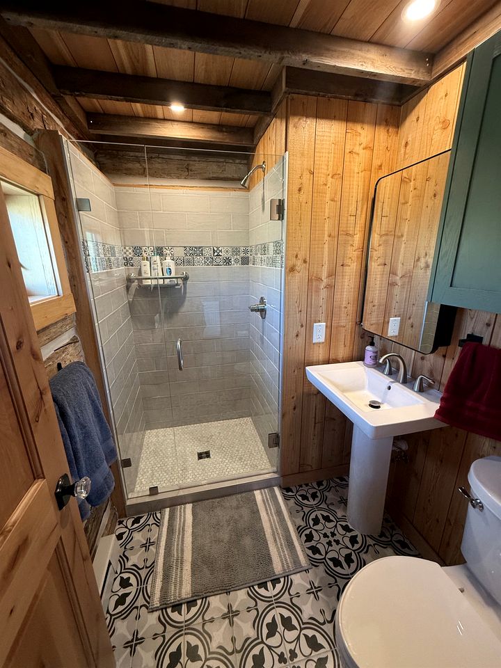 Charming Cabin with Pond and Mountain Views near Downtown Ennis, Montana