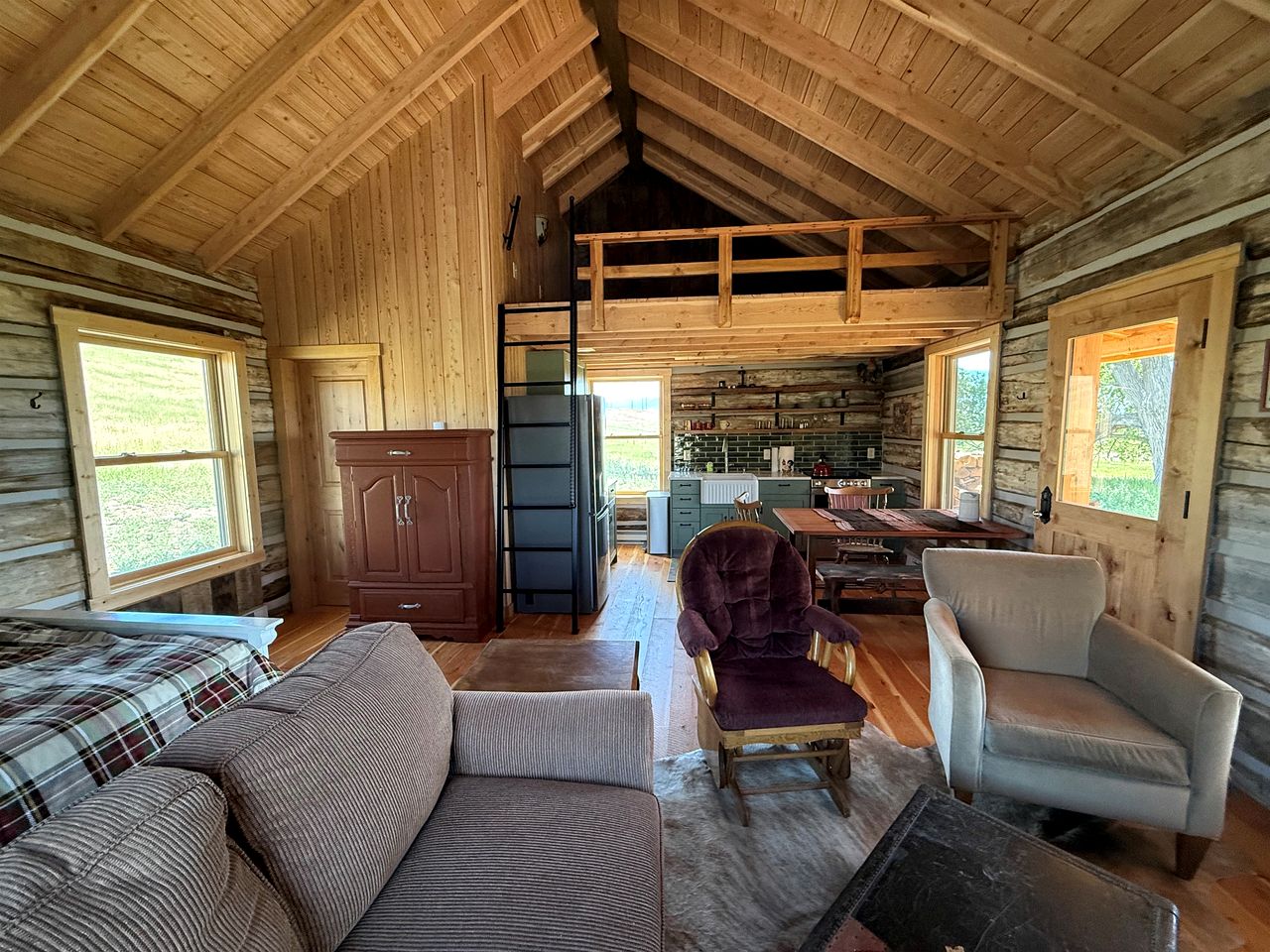 Charming Cabin with Pond and Mountain Views near Downtown Ennis, Montana