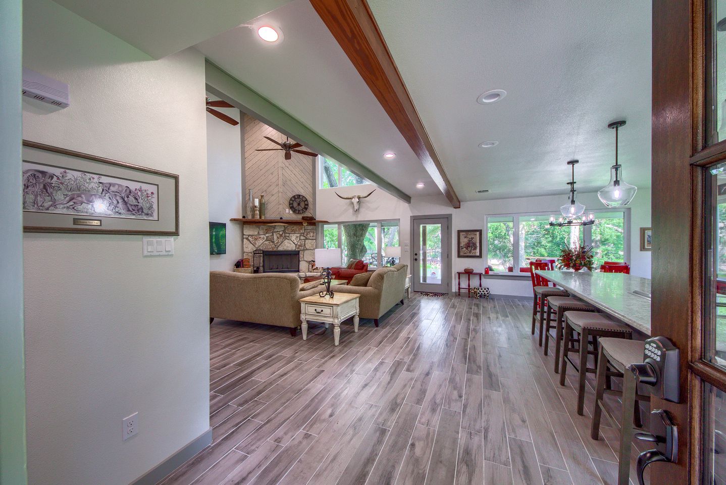 New Braunfels Cottage Rental on the Lake Dunlap for a Perfect Texas Glamping Family Getaway
