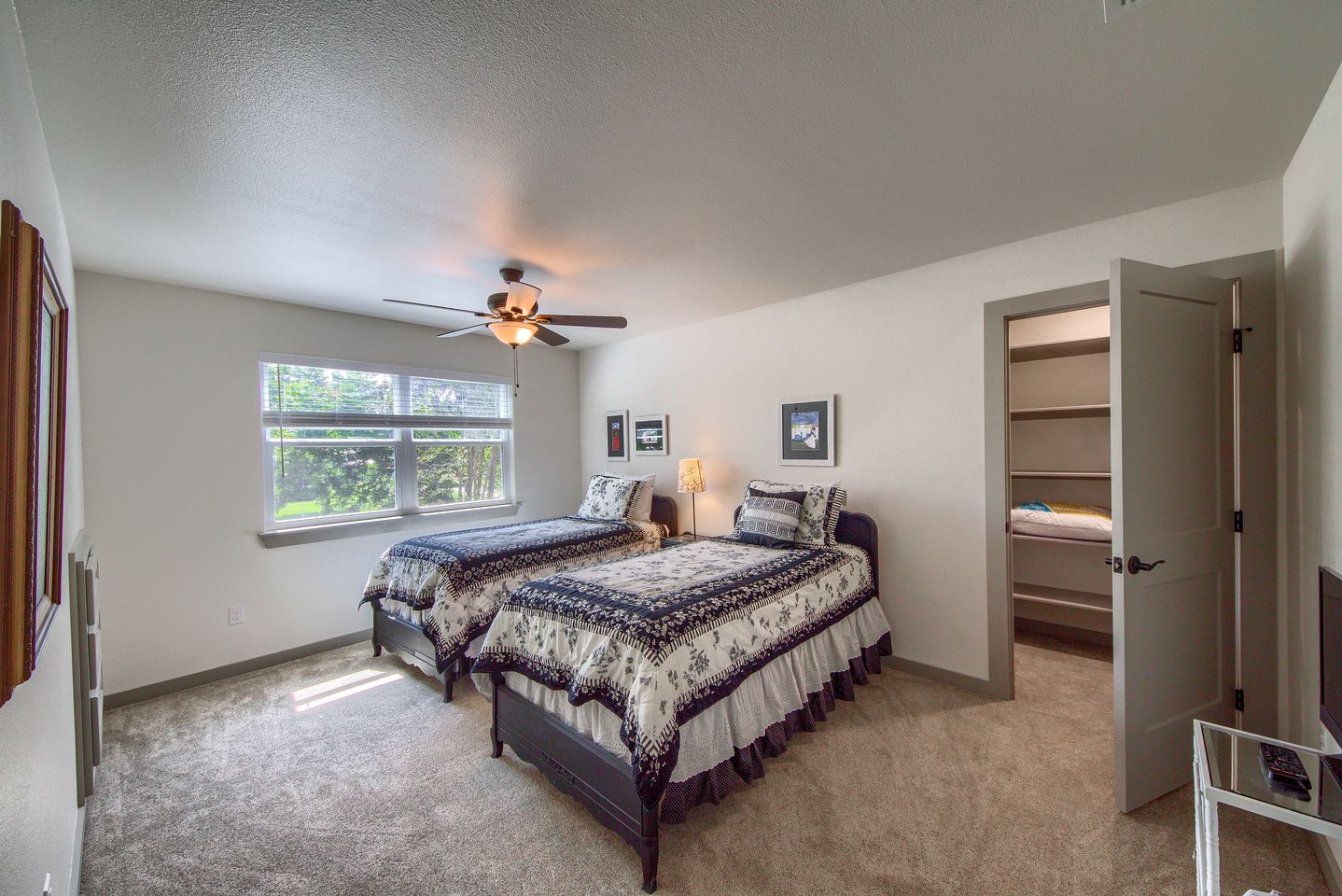 New Braunfels Cottage Rental on the Lake Dunlap for a Perfect Texas Glamping Family Getaway