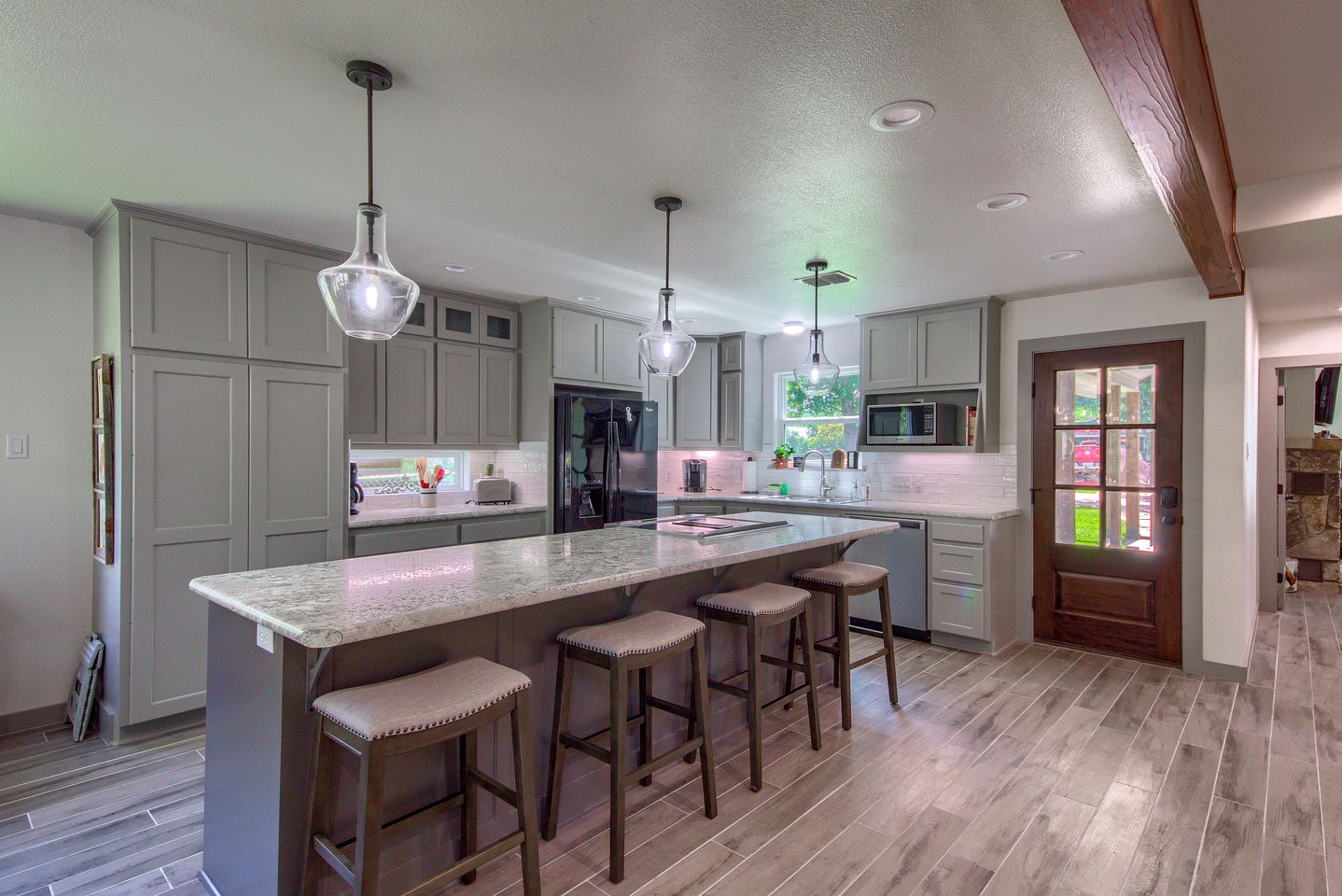 New Braunfels Cottage Rental on the Lake Dunlap for a Perfect Texas Glamping Family Getaway