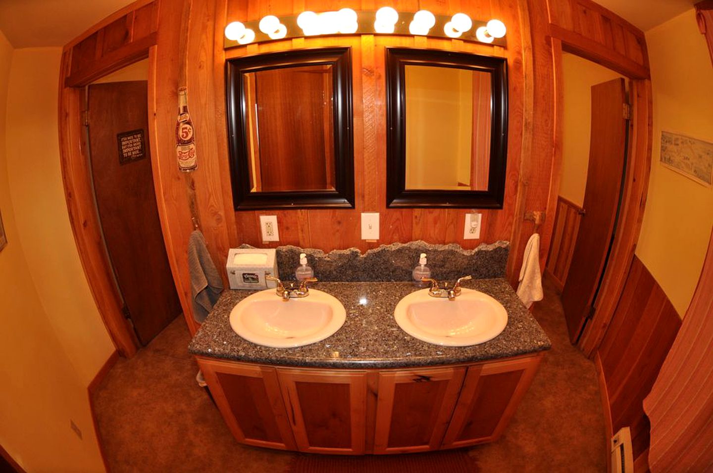 Unique, Spacious Log Cabin Rental near Bitterroot National Forest in Montana