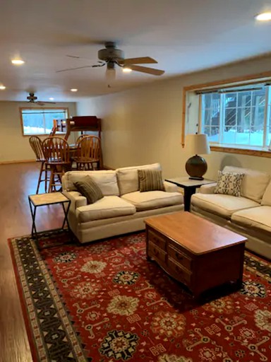 Vacation Rentals (Esko, Minnesota, United States of America)