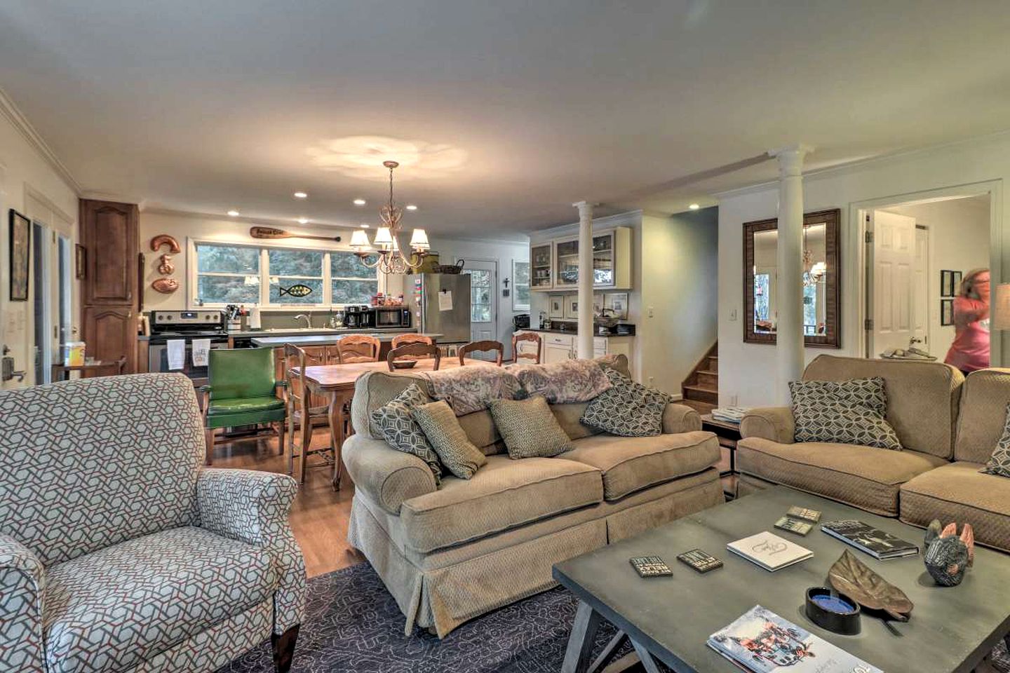 Delightful Waterfront Cabin Rental Overlooking Lake Martin, Elmore County, Alabama