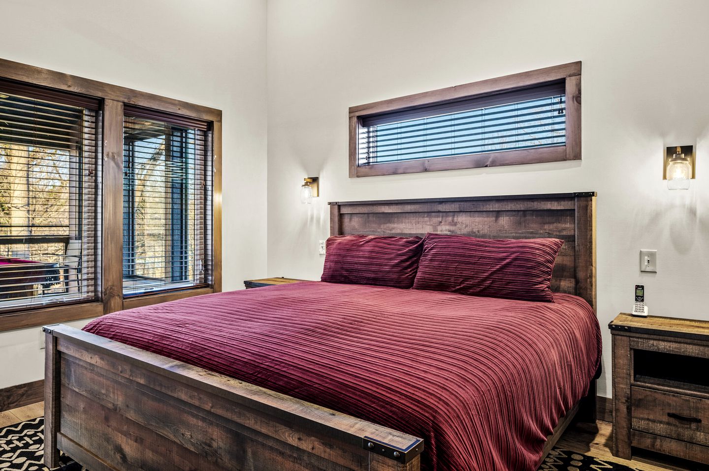 Gorgeous Modern Cabin with Hot-tub and Great Views in Gatlinburg, Tennessee