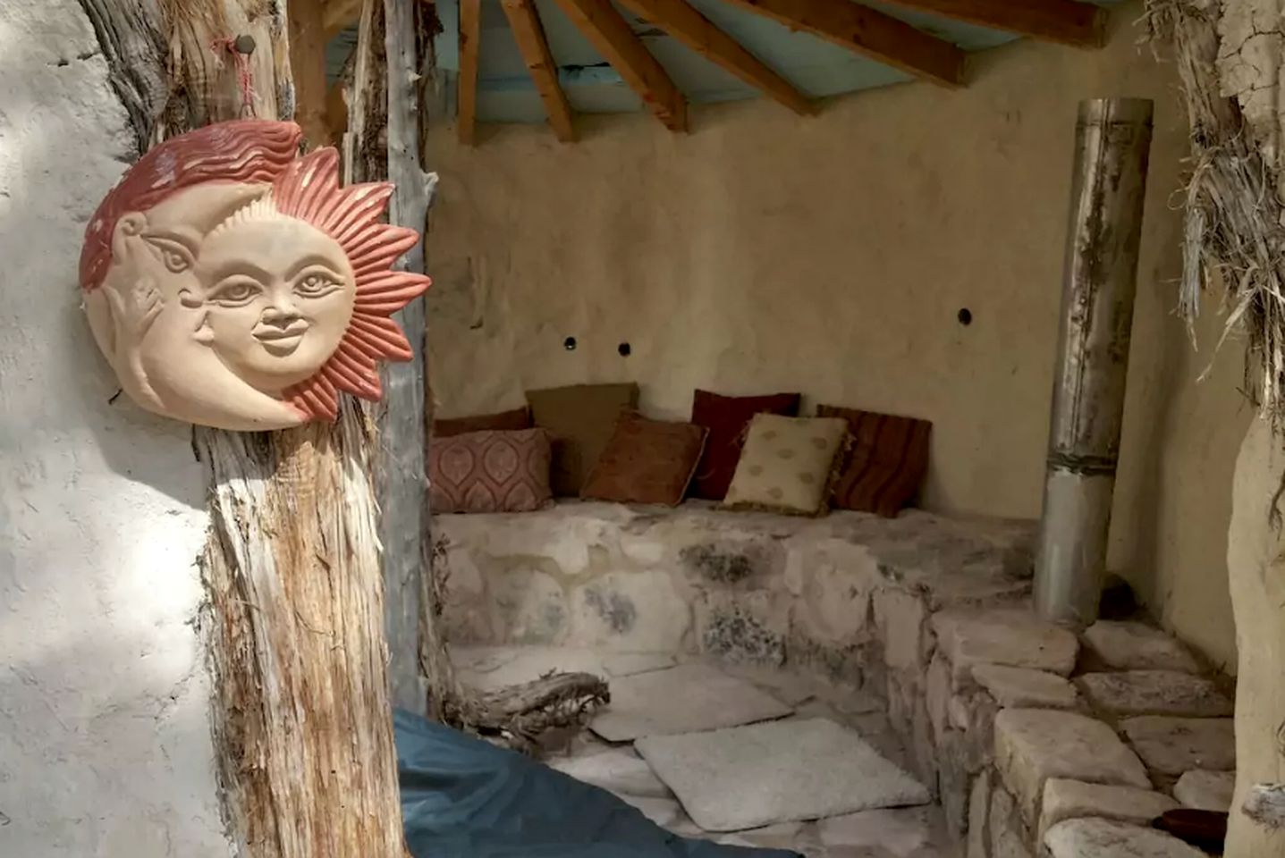 Hand-Made Hut Rental in an Eco-Friendly Village surrounded by Natural Beauty near Provo, Utah