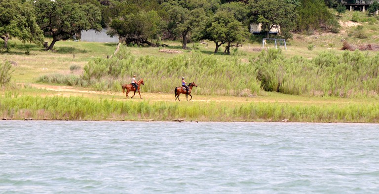 Log Cabins (Canyon Lake, Texas, United States)