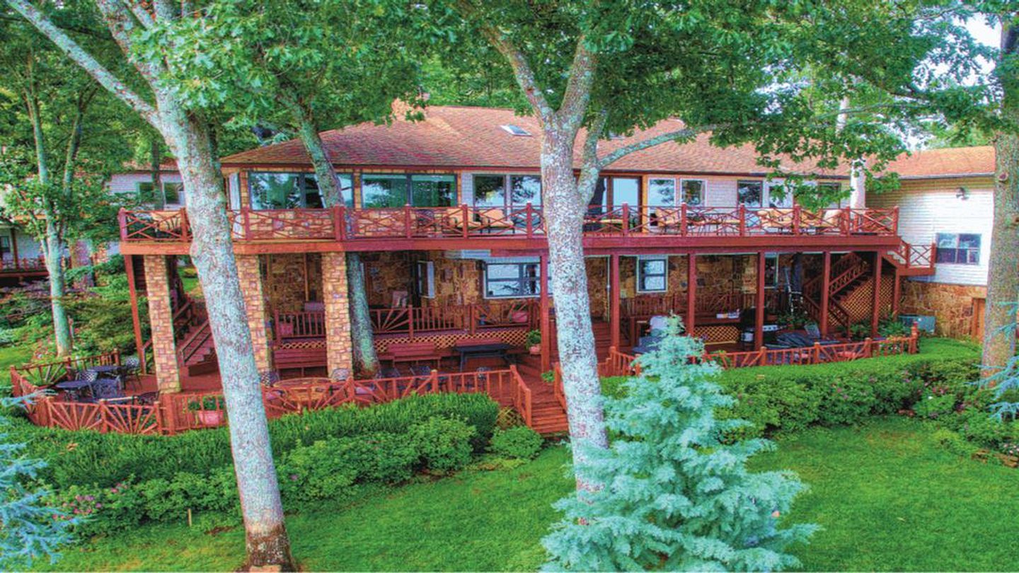 Amazing Villa Rental on Grand Lake O' the Cherokees near Tulsa, Oklahoma