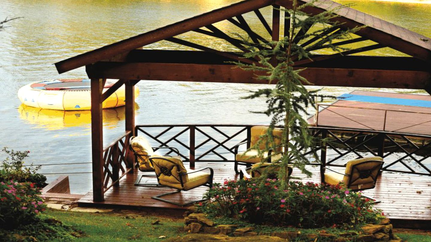 Amazing Villa Rental on Grand Lake O' the Cherokees near Tulsa, Oklahoma