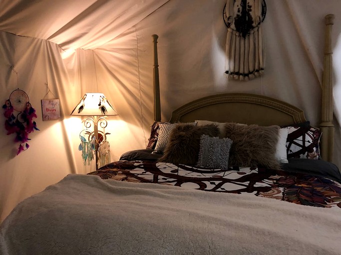 Safari Tents (United States of America, Irwin, Idaho)