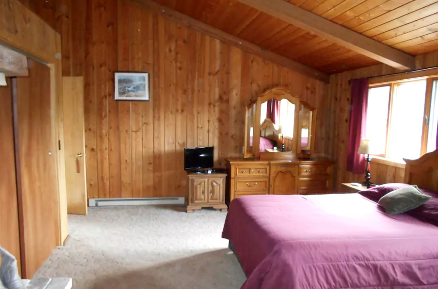 Charming Room Rental in Bed and Breakfast near Lakeside, Montana