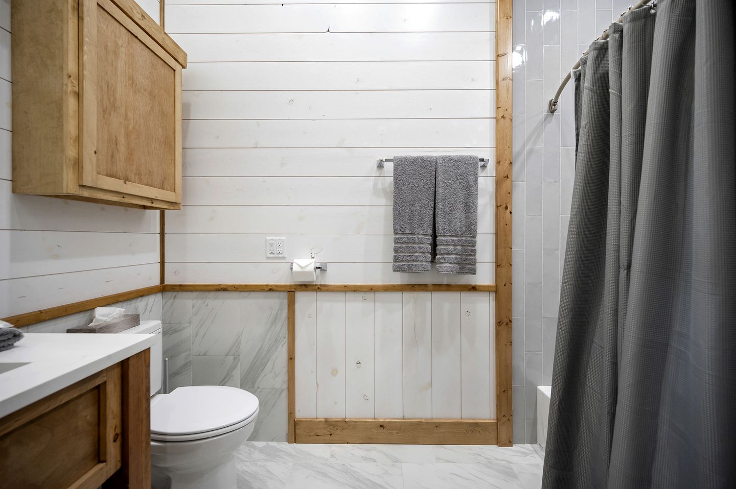 Treetop Cabin Getaway with Sauna, Hot Tub & Forest Views in Oklahoma