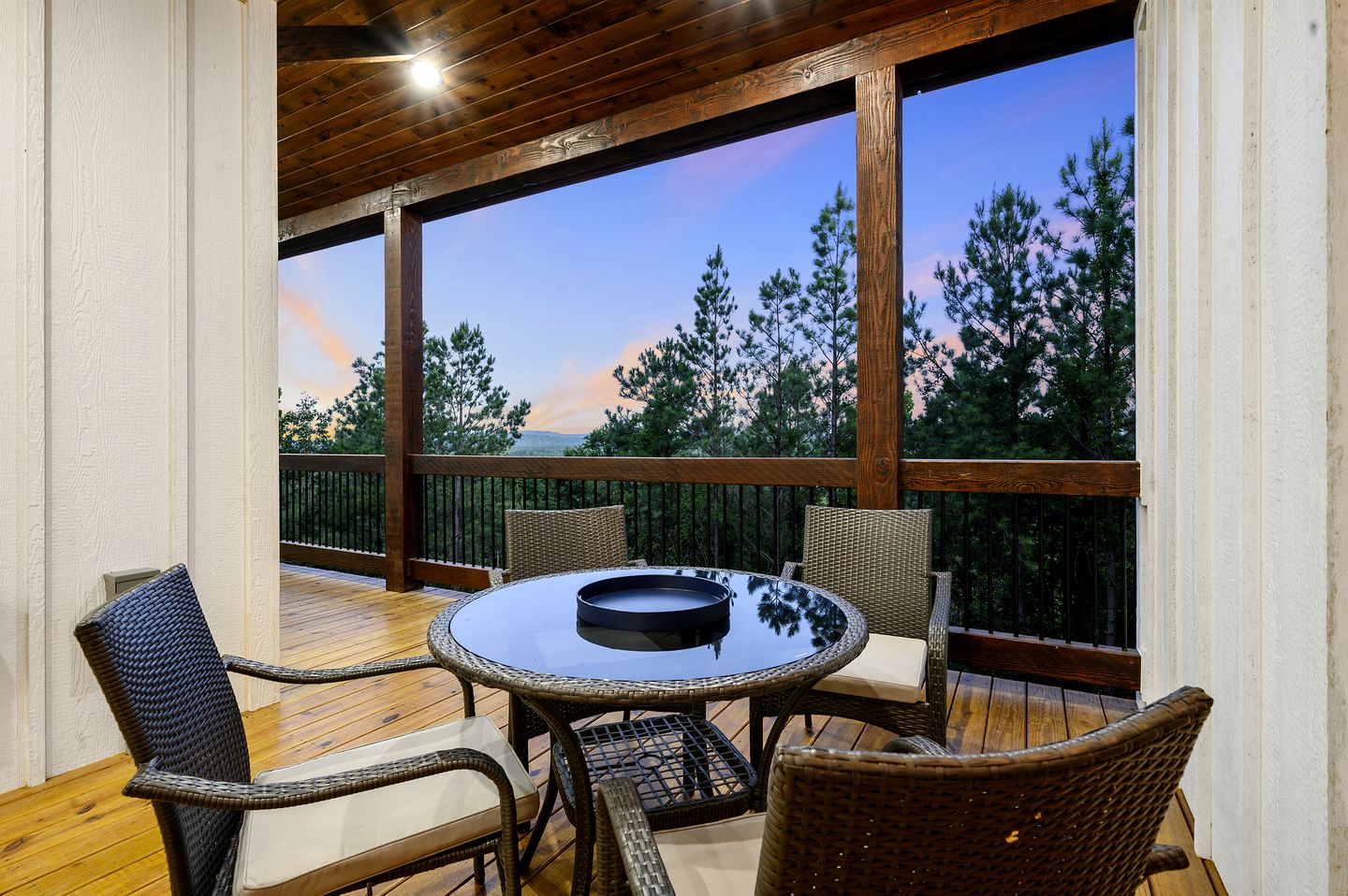 Treetop Cabin Getaway with Sauna, Hot Tub & Forest Views in Oklahoma