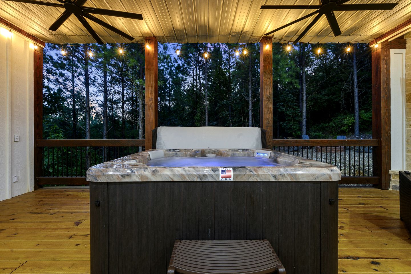 Treetop Cabin Getaway with Sauna, Hot Tub & Forest Views in Oklahoma