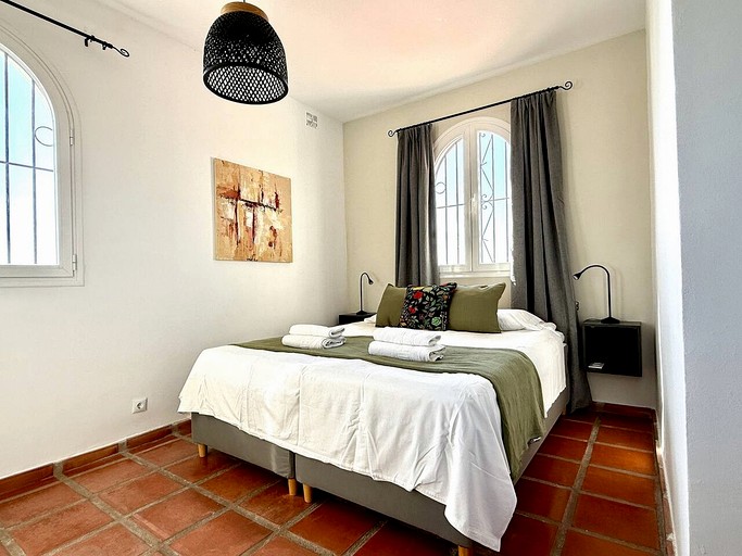 Vacation Rentals (Spain, --, --)