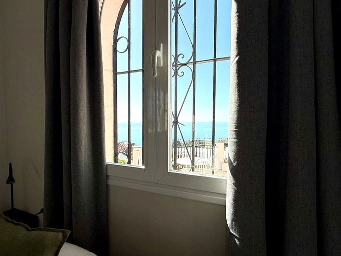 Vacation Rentals (Spain, --, --)