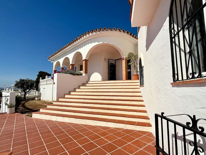 Vacation Rentals (Spain, --, --)