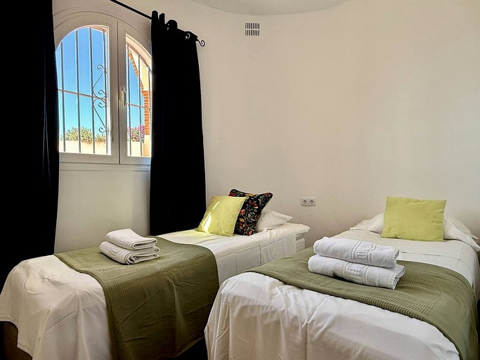 Vacation Rentals (Spain, --, --)