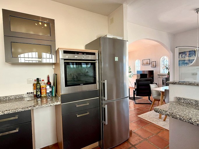 Vacation Rentals (Spain, --, --)