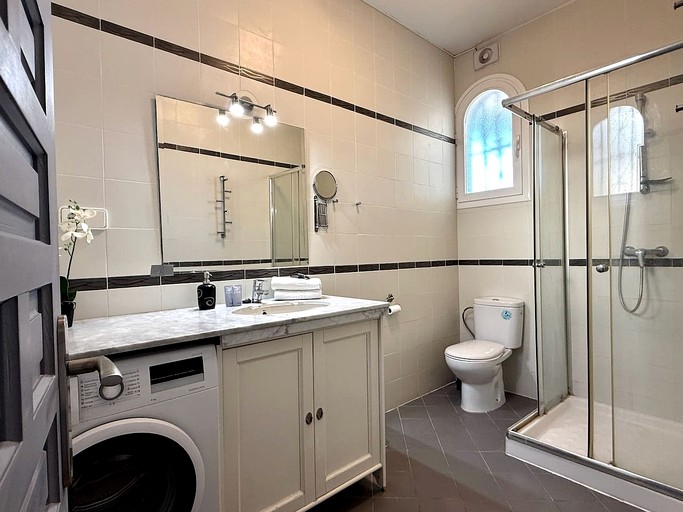Vacation Rentals (Spain, --, --)