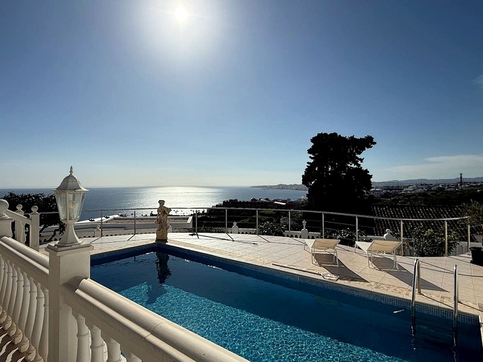 Vacation Rentals (Spain, --, --)