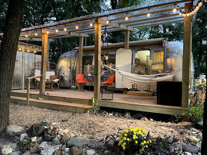 Caravans (United States of America, Berryville, Arkansas)