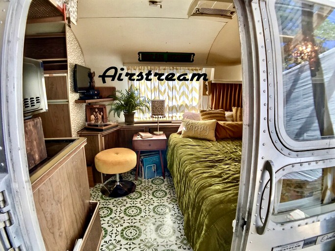 Caravans (United States of America, Berryville, Arkansas)