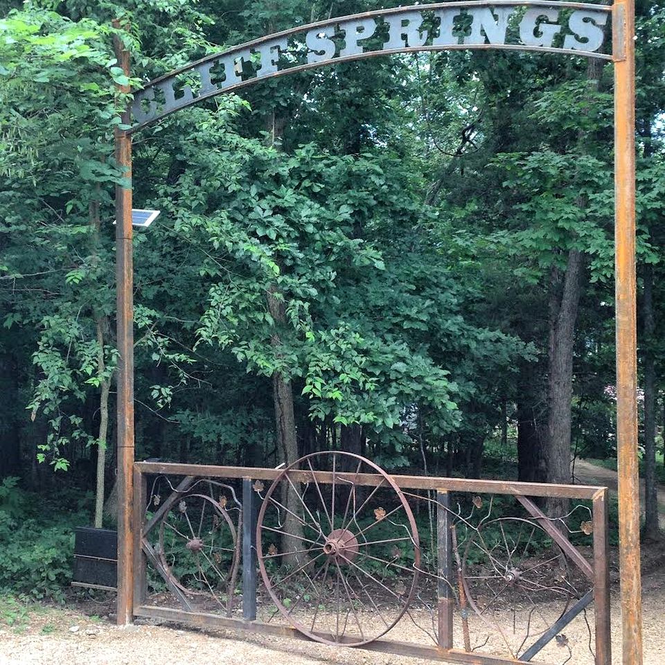 Original Retreat: Experience Arkansas in Style with Hot Tub Rental