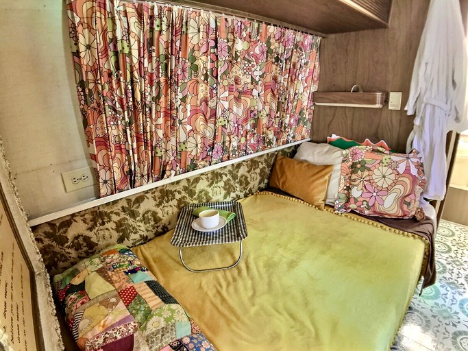 Caravans (United States of America, Berryville, Arkansas)