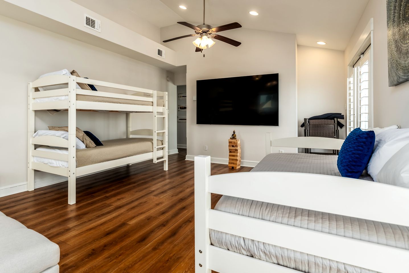 Spectacular Oceanfront Beach House with Hot-tub in Dauphin Island, Alabama