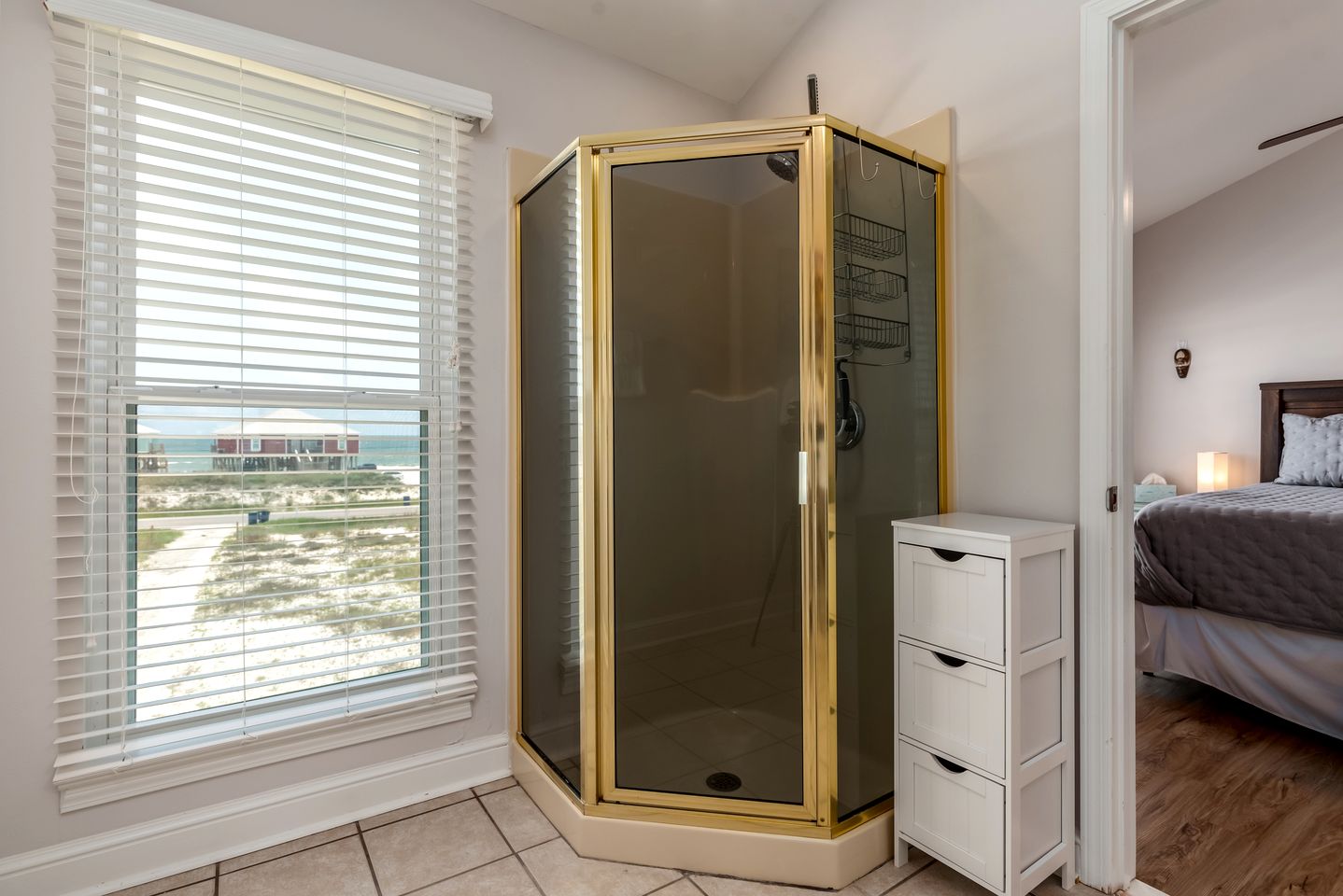 Spectacular Oceanfront Beach House with Hot-tub in Dauphin Island, Alabama