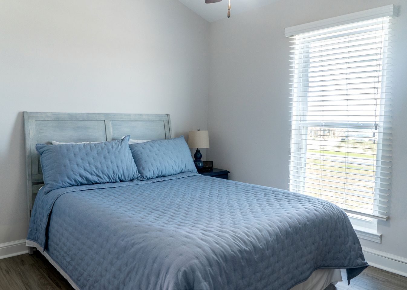 Spectacular Oceanfront Beach House with Hot-tub in Dauphin Island, Alabama