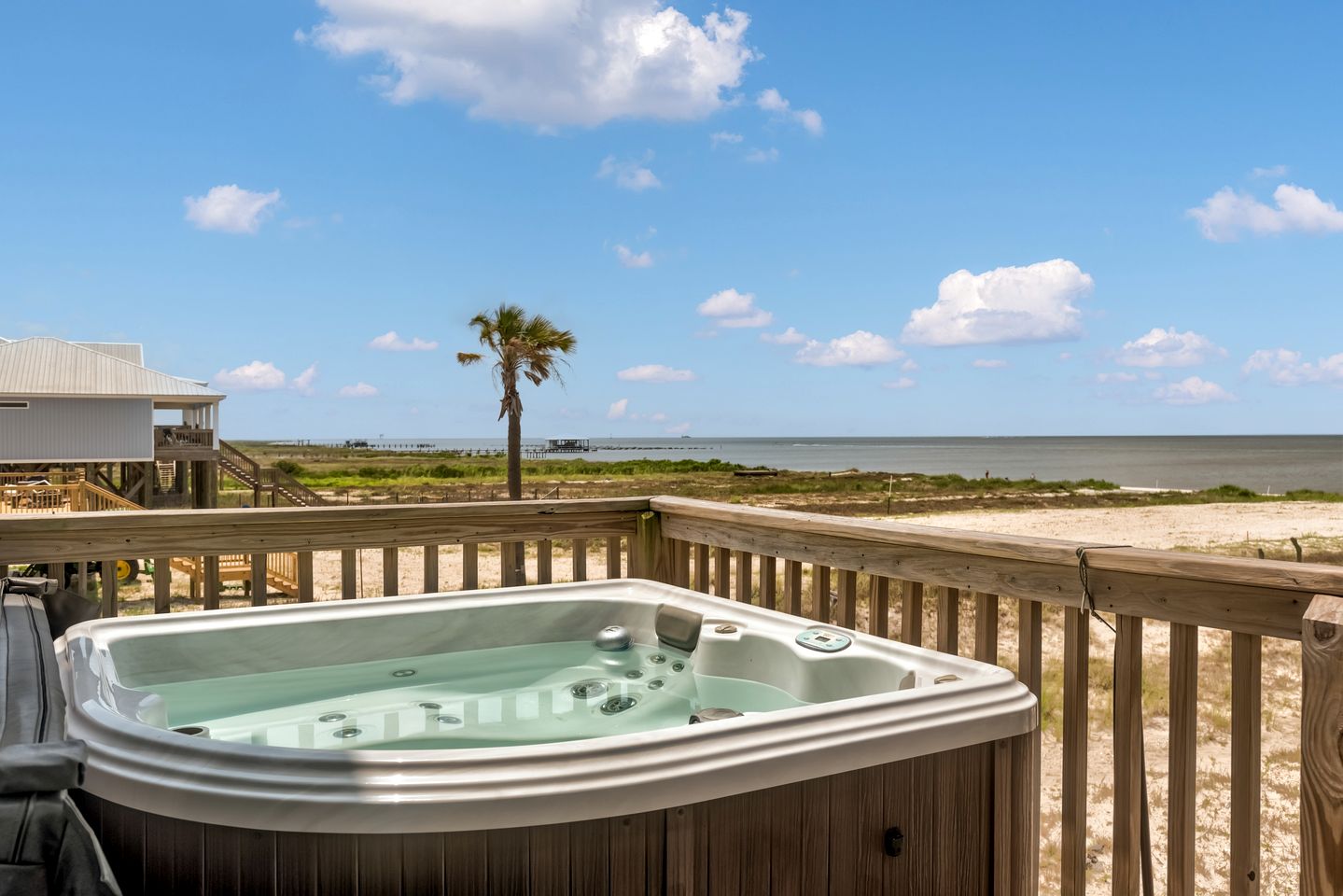 Spectacular Oceanfront Beach House with Hot-tub in Dauphin Island, Alabama