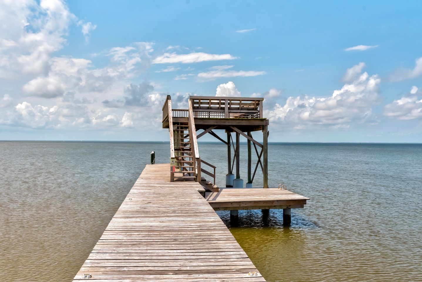 Spectacular Oceanfront Beach House with Hot-tub in Dauphin Island, Alabama