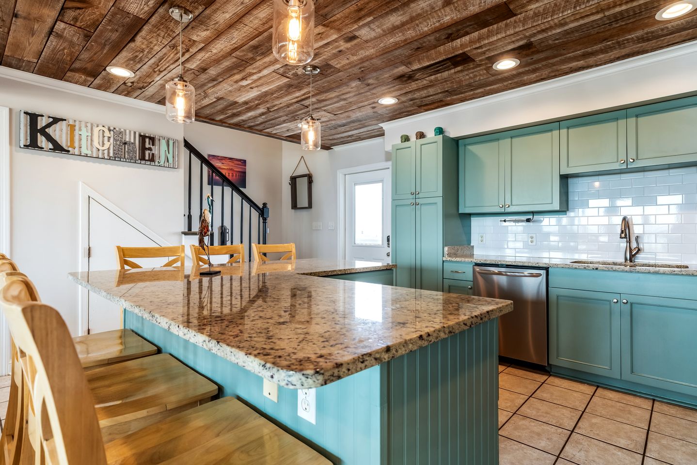 Spectacular Oceanfront Beach House with Hot-tub in Dauphin Island, Alabama