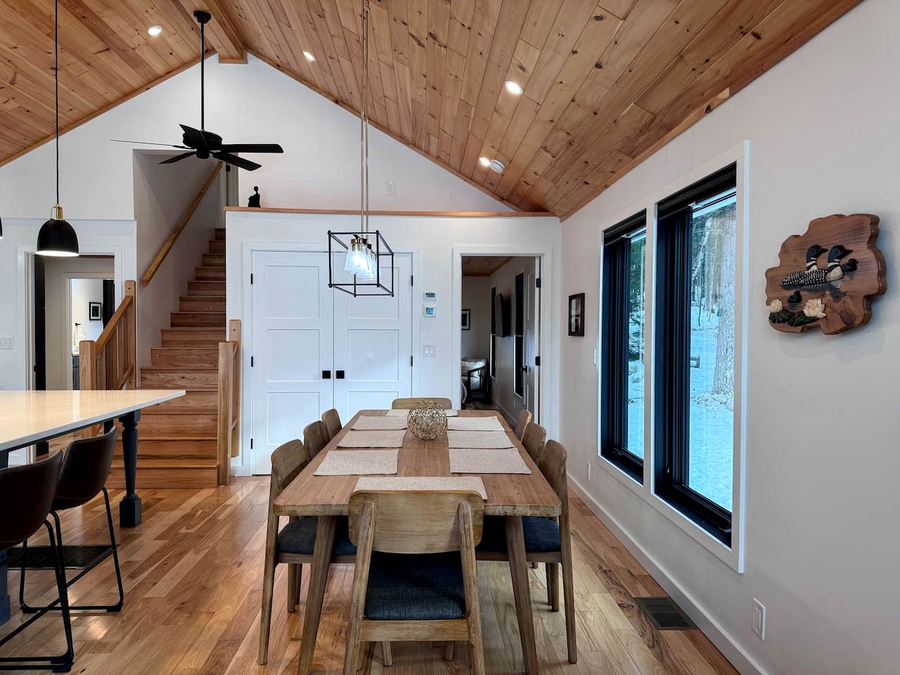 Spectacular Lakefront Villa with Pool Table, Sauna, Jacuzzi and Breathtaking Views in Maine