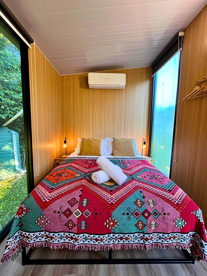 Tranquil Tiny Cabin Retreat with Stargazing near Sunshine Coast, Yandina QLD