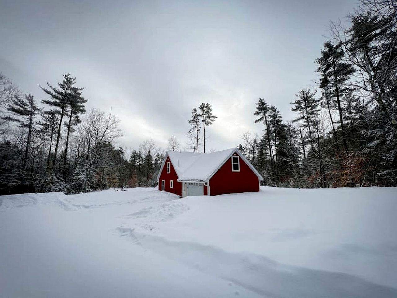 Dreamy Cabin Surrounded by Trees with Hot Tub in Fryeburg, Maine