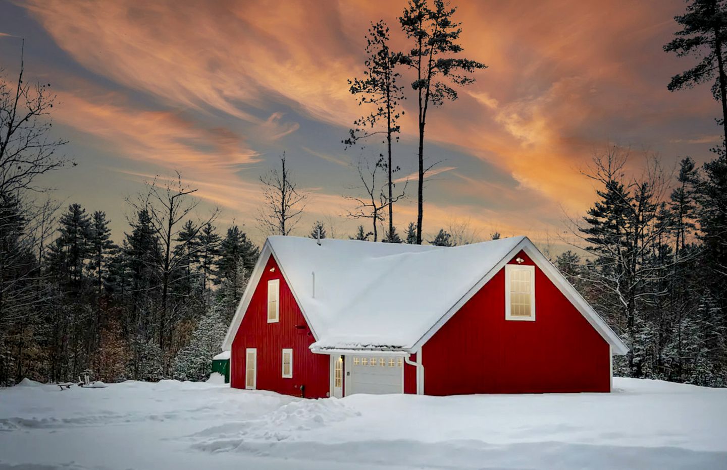 Dreamy Cabin Surrounded by Trees with Hot Tub in Fryeburg, Maine
