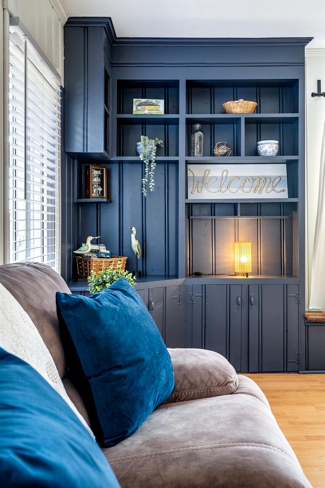 Cozy Rustic-Modern Cabin Escape with Lake Views & Fire Pit Nights in Ontario, Canada