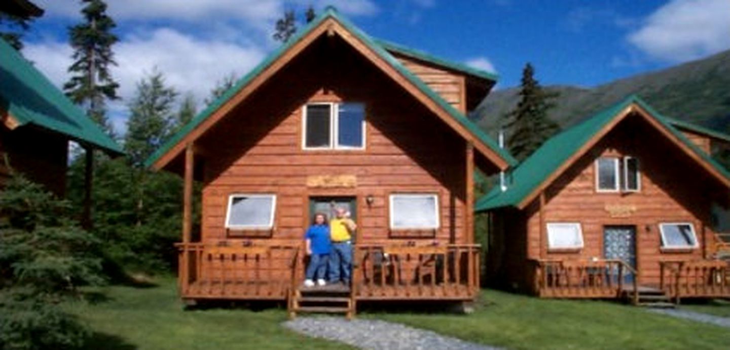 Comfortable Cabin Rental in the Heart of Cooper Landing, Southern Alaska