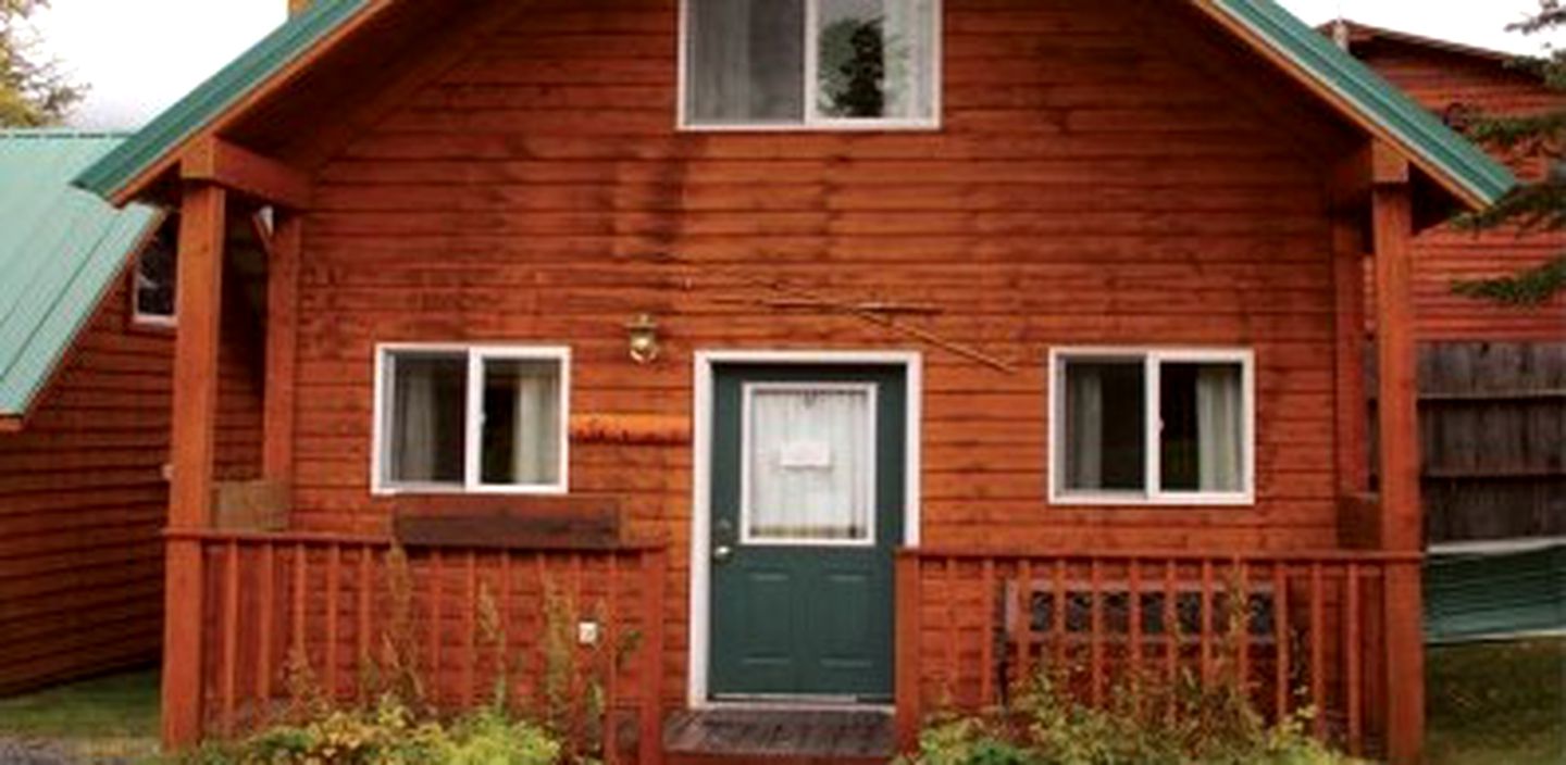 Cozy Fishing Cabin on the Banks of the Kenai River in Alaska