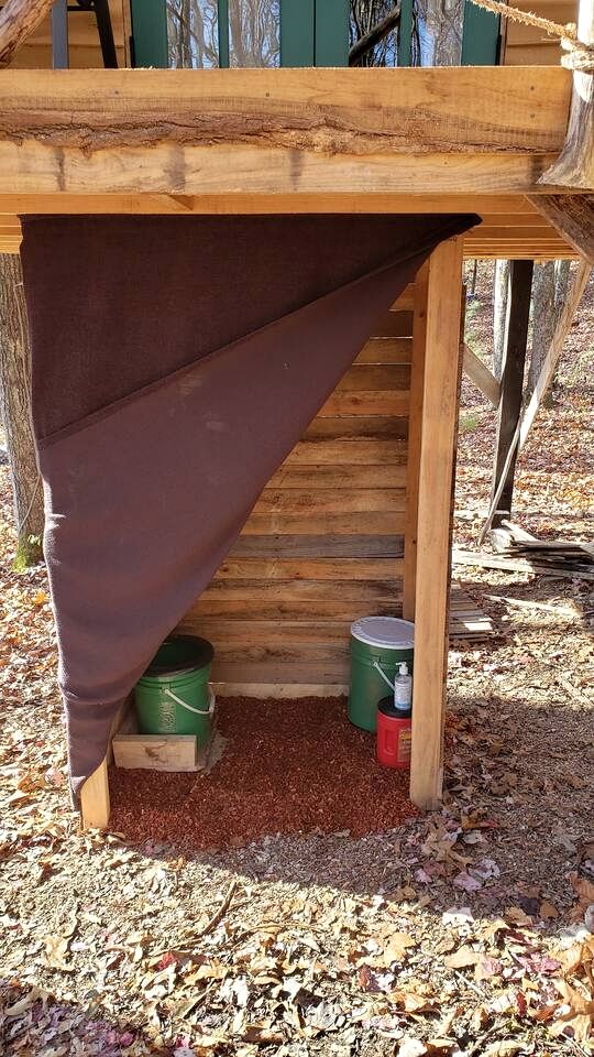 Dreamy Treehouse Cabin Oasis Near Piney River, Tennessee