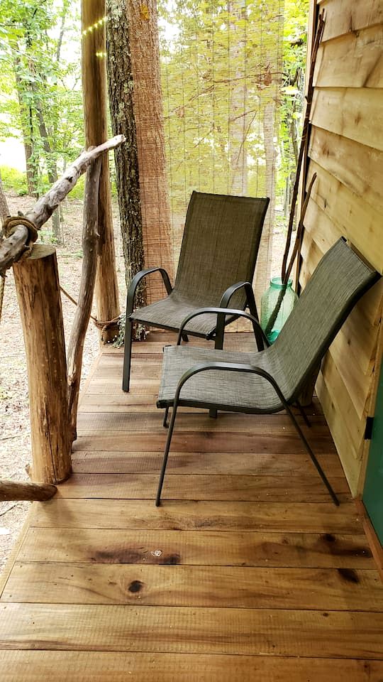 Dreamy Treehouse Cabin Oasis Near Piney River, Tennessee