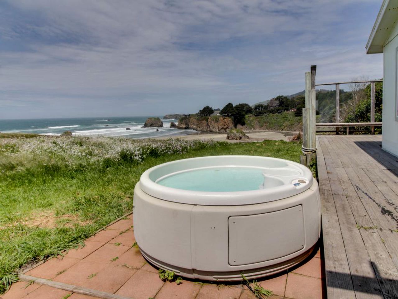 Oceanfront Cottage in Fort Bragg, California