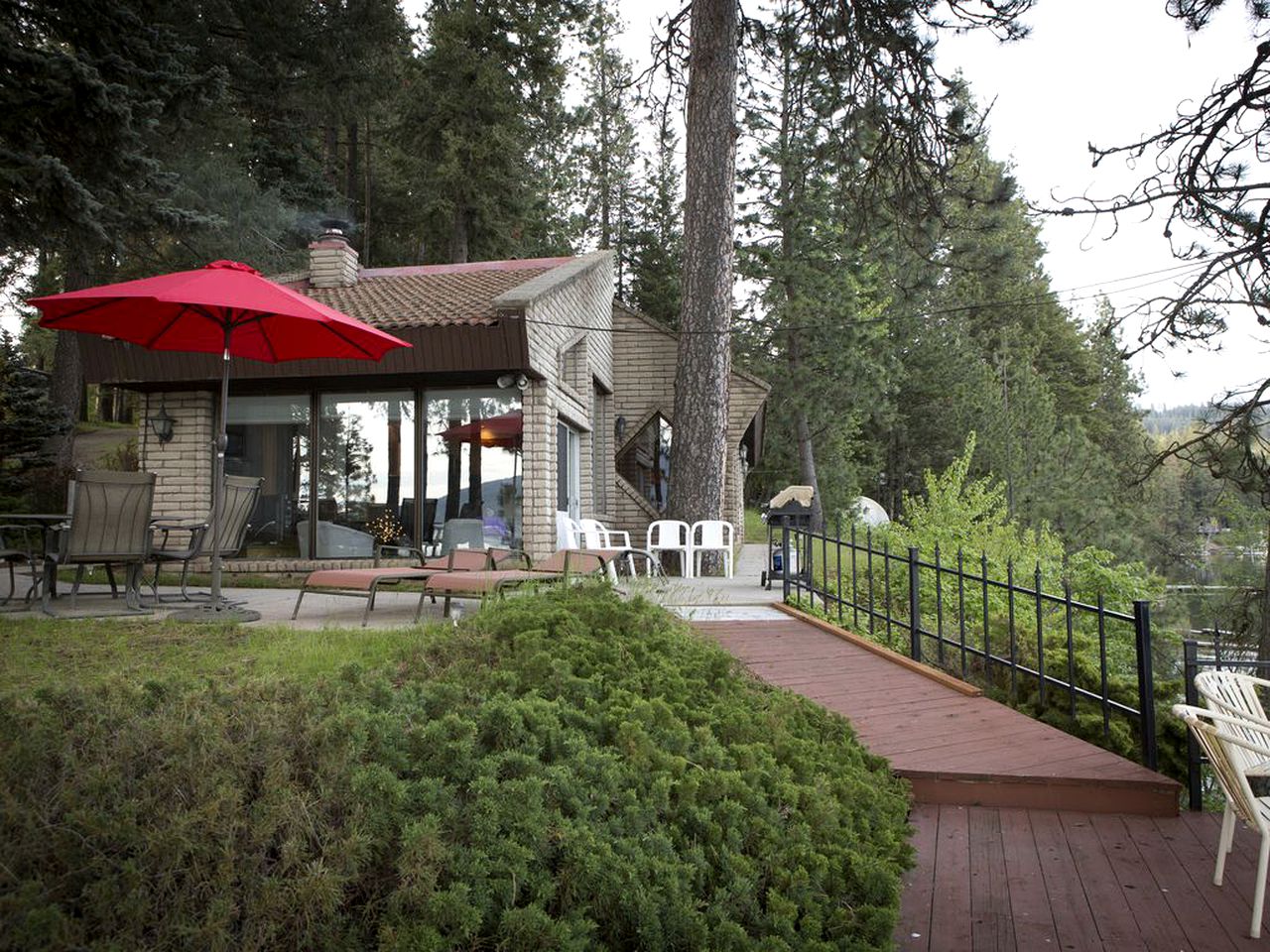 FamilyFriendly Villa on Lake Hayden, Idaho